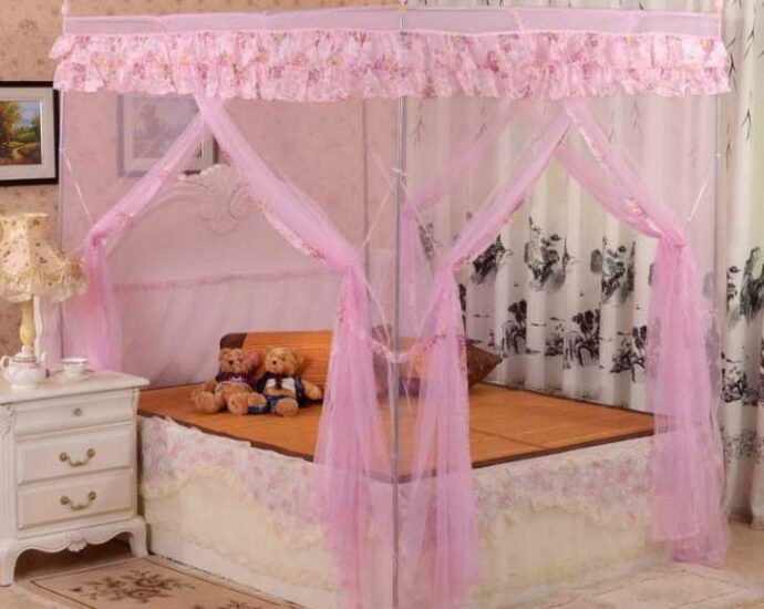 Bedroom curtain
